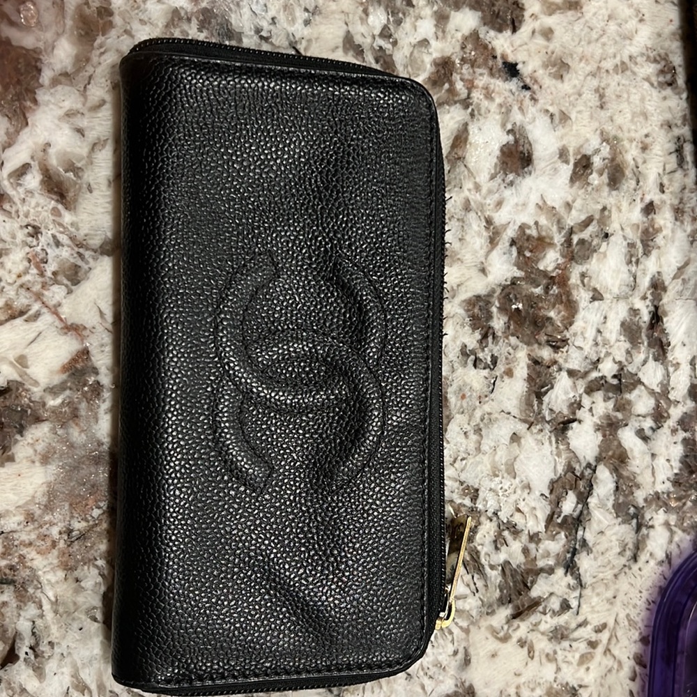 Chanel CC logo black Caviar zip around Wall